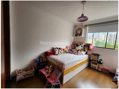 Apartamento de 3 alcobas en venta en El Poblado, Medellín, 121 m² · foto 10 de 12
