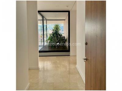 Apartamento de 3 alcobas en venta en El Poblado, Medellín, 205 m² · foto 2 de 20