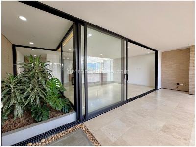 Apartamento de 3 alcobas en venta en El Poblado, Medellín, 205 m² · foto 16 de 20