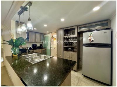 Apartamento de 3 alcobas en venta en El Poblado, Medellín, 107 m² · foto 3 de 17