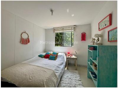 Apartamento de 3 alcobas en venta en El Poblado, Medellín, 107 m² · foto 9 de 17