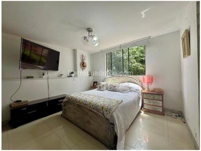 Apartamento de 3 alcobas en venta en El Poblado, Medellín, 107 m² · foto 11 de 17