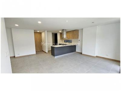 Apartamento en venta en El Poblado, Medellín · foto 2 de 11