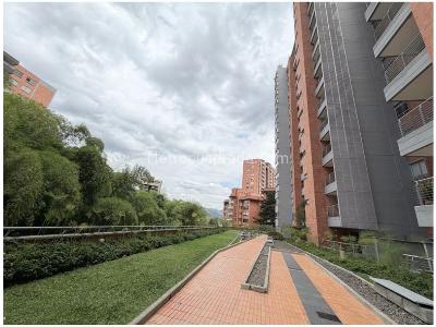 Apartamento de 3 alcobas en venta en El Poblado, Medellín, 120 m² · foto 13 de 20