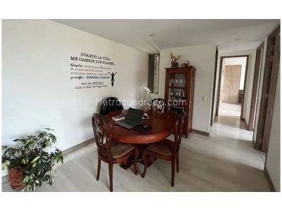 Apartamento de 3 alcobas en venta en El Chingui, Envigado, 84 m² · foto 4 de 15