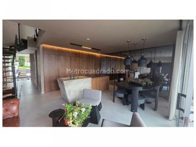 Casa de 3 alcobas en venta en El Poblado, Medellín, 223 m² · foto 3 de 20