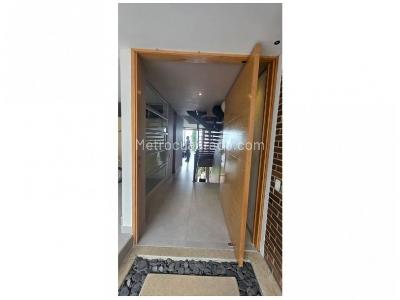 Casa de 3 alcobas en venta en El Poblado, Medellín, 223 m² · foto 15 de 20