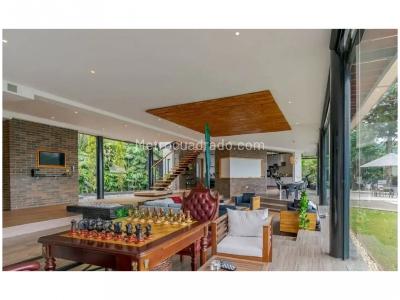 Casa de 3 alcobas en venta en El Poblado, Medellín, 412 m² · foto 13 de 20