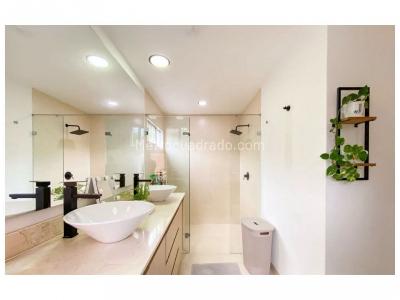 Casa de 4 alcobas en venta en Loma Del Escobero, Envigado, 620 m² · foto 4 de 8