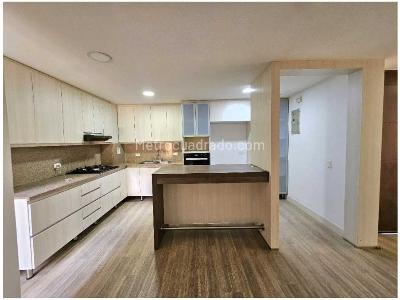 Apartamento de 3 alcobas en venta en Loma Del Chocho, Envigado, 151 m² · foto 3 de 20