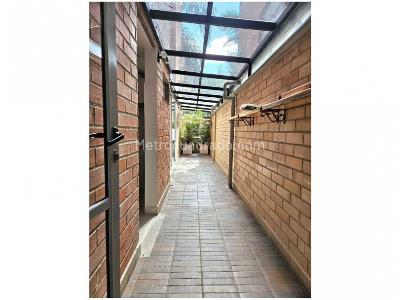 Apartamento de 3 alcobas en venta en Loma Del Chocho, Envigado, 151 m² · foto 7 de 20