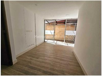 Apartamento de 3 alcobas en venta en Loma Del Chocho, Envigado, 151 m² · foto 11 de 20