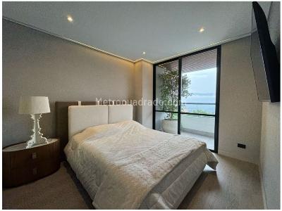 Apartamento de 2 alcobas en venta en El Poblado, Medellín, 90 m² · foto 11 de 15