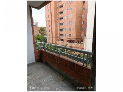 Apartamento de 4 alcobas en venta en Laureles, Medellín, 161 m² · foto 2 de 20