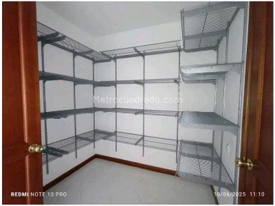 Apartamento de 4 alcobas en venta en Laureles, Medellín, 161 m² · foto 12 de 20