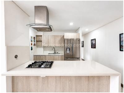 Apartamento de 2 alcobas en venta en El Poblado, Medellín, 69 m² · foto 6 de 16