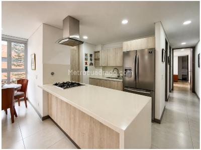 Apartamento de 2 alcobas en venta en El Poblado, Medellín, 69 m² · foto 8 de 16