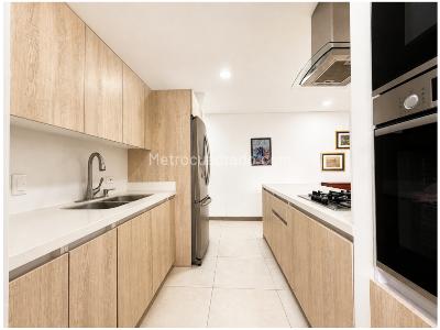 Apartamento de 2 alcobas en venta en El Poblado, Medellín, 69 m² · foto 9 de 16