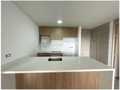 Apartamento de 1 alcoba en venta en El Poblado, Medellín, 67 m² · foto 4 de 18