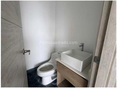 Apartamento de 1 alcoba en venta en El Poblado, Medellín, 67 m² · foto 6 de 18