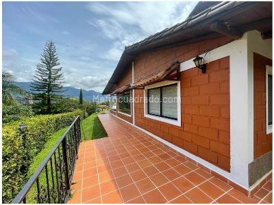 Casa de 4 alcobas en venta en La Doctora, Sabaneta, 1588 m² · foto 5 de 20