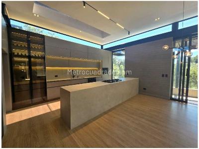 Casa de 3 alcobas en venta en Alto De Las Palmas, Envigado, 331 m² · foto 2 de 20
