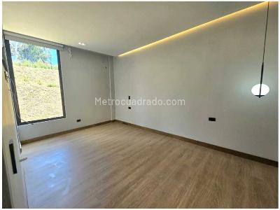 Casa de 3 alcobas en venta en Alto De Las Palmas, Envigado, 331 m² · foto 19 de 20