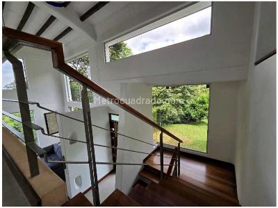 Casa de 3 alcobas en venta en Loma El Escobero, Envigado, 528 m² · foto 5 de 18
