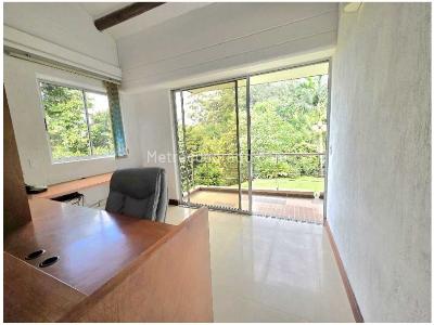 Casa de 3 alcobas en venta en Loma El Escobero, Envigado, 528 m² · foto 14 de 18