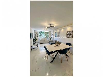 Apartamento de 2 alcobas en venta en Laureles, Medellín, 90 m² · foto 2 de 15