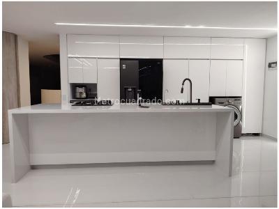 Apartamento de 3 alcobas en venta en El Poblado, Medellín, 119 m² · foto 4 de 12