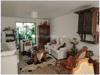 Casa de 4 alcobas en venta en Loma De Las Brujas, Envigado, 140 m² · foto 3 de 20