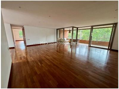 Apartamento de 3 alcobas en venta en El Poblado, Medellín, 245 m² · foto 2 de 20
