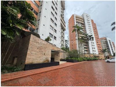 Apartamento de 3 alcobas en venta en El Poblado, Medellín, 245 m² · foto 5 de 20