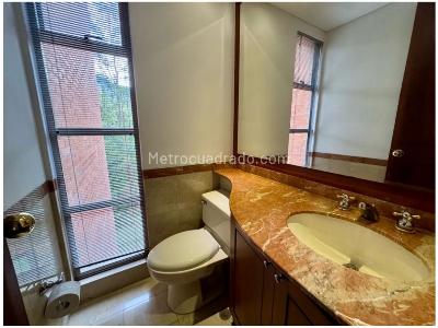 Apartamento de 3 alcobas en venta en El Poblado, Medellín, 245 m² · foto 7 de 20