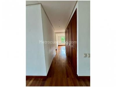 Apartamento de 3 alcobas en venta en El Poblado, Medellín, 245 m² · foto 14 de 20