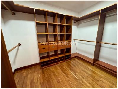 Apartamento de 3 alcobas en venta en El Poblado, Medellín, 245 m² · foto 16 de 20