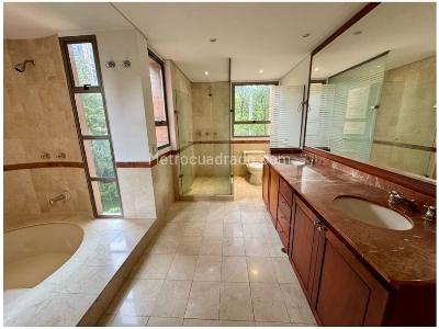 Apartamento de 3 alcobas en venta en El Poblado, Medellín, 245 m² · foto 18 de 20