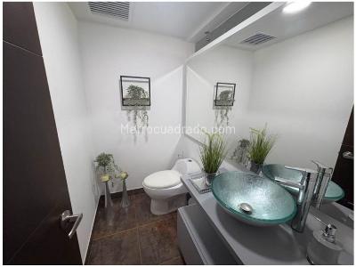 Apartamento de 4 alcobas en venta en El Poblado, Medellín, 280 m² · foto 16 de 17