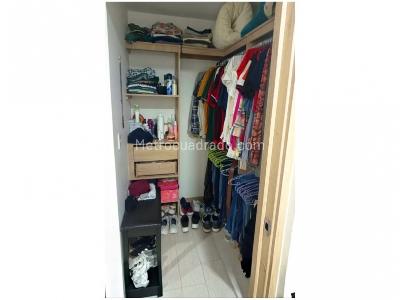 Apartamento en venta en La Cuenca, Envigado · foto 3 de 17