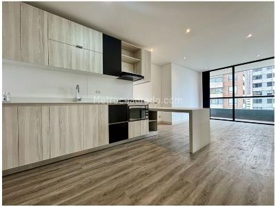 Apartamento de 1 alcoba en venta en El Poblado, Medellín, 56 m² · foto 3 de 16