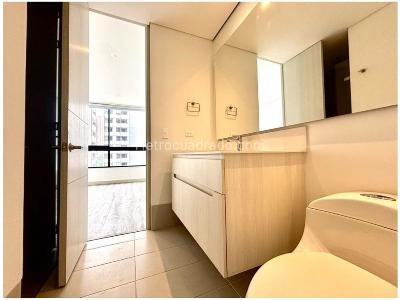 Apartamento de 1 alcoba en venta en El Poblado, Medellín, 56 m² · foto 13 de 16