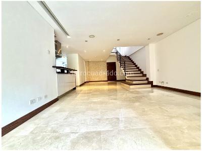 Casa de 3 alcobas en venta en Transversal Intermedia, Envigado, 233 m² · foto 2 de 20
