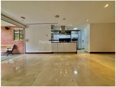 Casa de 3 alcobas en venta en Transversal Intermedia, Envigado, 233 m² · foto 3 de 20