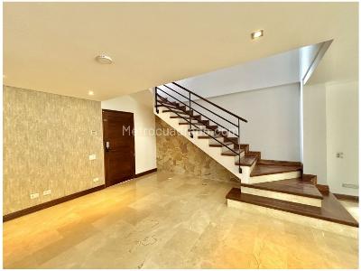 Casa de 3 alcobas en venta en Transversal Intermedia, Envigado, 233 m² · foto 4 de 20