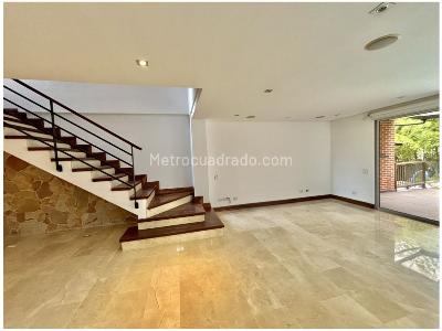 Casa de 3 alcobas en venta en Transversal Intermedia, Envigado, 233 m² · foto 5 de 20