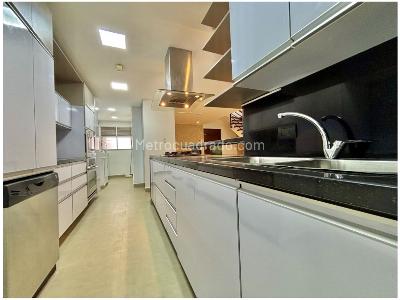 Casa de 3 alcobas en venta en Transversal Intermedia, Envigado, 233 m² · foto 7 de 20
