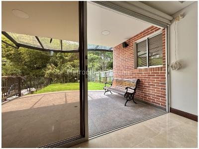 Casa de 3 alcobas en venta en Transversal Intermedia, Envigado, 233 m² · foto 9 de 20