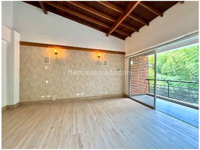 Casa de 3 alcobas en venta en Transversal Intermedia, Envigado, 233 m² · foto 14 de 20