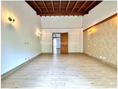 Casa de 3 alcobas en venta en Transversal Intermedia, Envigado, 233 m² · foto 15 de 20